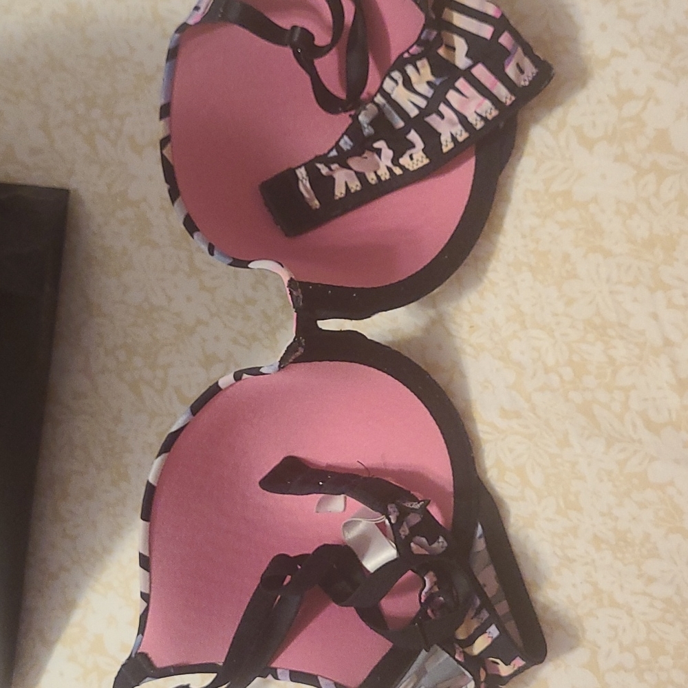 Pink bra - Picture 2 of 3